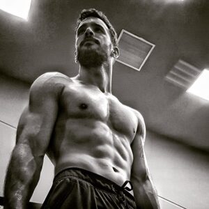 Barış Arduç Instagram - r u ready? @anthony_joshua 😎👊