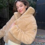 Barbara Palvin Instagram - It’s finally cozy Sherpa season 🧸🧸 @alo