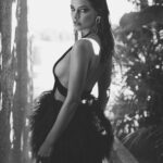 Barbara Palvin Instagram - New cover story out now for @harpersbazaargreece swipe to see 1 of the 3 covers 🤩 Thank you team ♥️♥️ Photographer @gregswalesart Stylist @st.raffi Make up @makeupbykellymcclain Hair @bobbyeliot Nails Minx nails top Liiya @is_olgaly @uprisingproductions_ @orlovjewelry