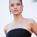 Barbara Palvin Instagram - VENEZIA 78 ! Honored to be part of the @armanibeauty family! #armanibeautystars #armanibeauty #armanilipPower