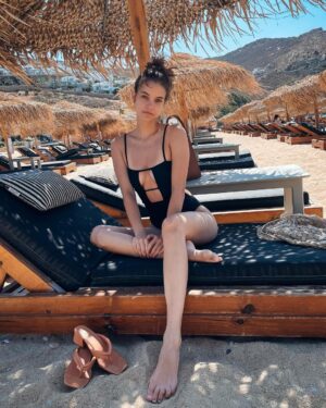 Barbara Palvin Instagram - 🌞🌡🔥
#REVOLVEsummer @revolve @lovewave