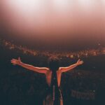 Barbara Pravi Instagram - L’Olympia c’était il y a un an déjà Et si on remettait ça bientôt ? ❤️‍🔥 ⛓️ @vertigoproduction @laurag_photo