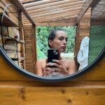 Barbara Pravi Instagram - Mini road trip pré-Angoulême 🤸🏼‍♂️🌞Avant première ce soir au cinema l’Eperon, dédicaces cet aprem a la librairie cosmopolite. Who’s in? 🦬♥️ Hâte de vous retrouver !
