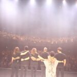 Barbara Pravi Instagram - L’Olympia c’était il y a un an déjà Et si on remettait ça bientôt ? ❤️‍🔥 ⛓️ @vertigoproduction @laurag_photo