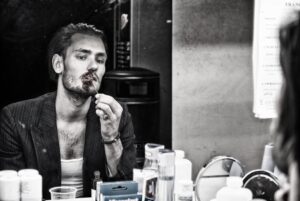 Bartosz Gelner Instagram - vloger ma_kija_żowy
fot.Martiq
#nowyteatr#francuzi#warlikowski
#proust