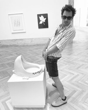 Bartosz Gelner Instagram - sztuka w sztuce vol. 13
słuszne koncepcje.
#art#museum
#gallerianazionaledartemoderna 
#marcelduchamp
