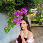 Beatriz Costa Instagram - No meu elemento. 🍃💐🪷🌝🌺
