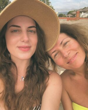 Belfu Benian Instagram - Günebakan çiçekler gibi 🌻