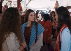 Belfu Benian Instagram - İki yılın içine sığdırdığım Belfu’ya ve Mercan’a ait binlerce duyguyu çantama atıp şehre döndüğüm günden beri daha bugün bitti diyebiliyorum kendime... Aileden kopmak, sevgiliden ayrılmak gibi bişey içimde yarattığı his.. İlk işim olduğu için kurduğum bağ, hayatımda koyduğum yer ve yüklediğim anlam biraz fazla sanırım... Karadeniz’den, insanından, kültüründen, ikliminden öğrendiklerimle gittiğimden daha farklı bir insan olarak döndüm evime, kendime.. En büyük tecrübeyi de Mercan’la edindim.. Ne çok şey yaşadık birlikte... Ama ne çok şey... Şimdi cebime koyduklarımla ve kazandığım kalbi güzel insanlarla yola devam etme vakti :) Bana inanıp Mercan’ı teslim eden Osman Sınav’a Yönetmenlerim;
Yusuf Ömer Sınav 
Murat Onbul
Veli Çelik 
Emre Kabakuşak’a 
Menajerim;
Nesrin Namal ve Serra Alkan’a 
Birbirinden değerli oyun arkadaşlarıma, 
Canım ekibe, senaristlerimize ve bizi 2 yıldır bağrına basan seyircimize teşekkürü borç bilirim! 
Biz anlattık siz dinlediniz, hepimizin hayatından bir “Sen Anlat Karadeniz” geçti... Ne de güzel ilk işti!