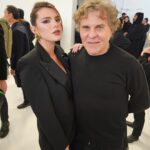 Bella Thorne Instagram - Back to black with @viktorandrolf ⠀⠀⠀⠀⠀⠀⠀⠀⠀ Ps what are we thinking on the new amy winehouse trailer back to black??? Thoughts?:)