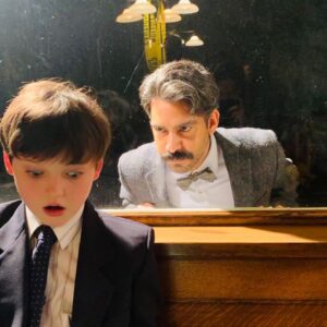 Benjamin Evan Ainsworth Instagram - This time last year was one of my final days on the set of Bly Manor, working with such amazing people. I’ve been looking back at some of my photos and wanted to share with you some of the more ‘silly’ behind the scenes moments. We really did have such a great time together. #dreamjob #blessed #thehauntingofblymanor #netflix