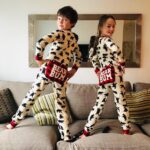 Benjamin Evan Ainsworth Instagram – Just one more week to go! Until then, enjoy our perfectly splendid matching onesies. 

We “bear” you to watch @thehaunting exclusive to @netflix on 9th October. 

#thehauntingofblymanor #netflix #horror #perfectlysplendid #thehauntingofhillhouse #deaddoesntmeangone #lookbeneaththesurface #thesmithworths #halloween #creepy