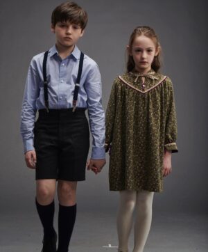Benjamin Evan Ainsworth Instagram - Loving these pictures! 

I’ve been totally blown away by the response to @thehaunting landing around the world this weekend. 

Thank you all for the love, kind comments and positivity. 

Happy Sunday and best wishes to you all Xx

#thehauntingofblymanor #mikeflanagan #netflix #ameliebeasmith #victoriapedretti #deaddoesntmeangone @intrepidpics @paramounttelevisionstudios @amblin @netflix @netflixuk @then0t0ri0usvip