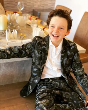 Benjamin Evan Ainsworth Instagram - It’s Christmas!!! However you are spending the holidays, I wish you peace and happiness. And, lots of fun and festivities! 🎅🏼🎄🎁