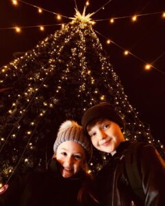 Benjamin Evan Ainsworth Instagram - Throwback Thursday to Christmas in Vancouver with my good friend @ameliebeasmith 🎄✨ #christmas