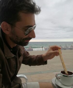 Bento Rodrigues Instagram - Havemos de voltar aos churros na praia #fiqueemcasa