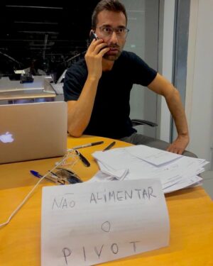 Bento Rodrigues Instagram - Bullying no trabalho😂
#sic