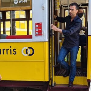 Bento Rodrigues Instagram - Combustíveis ao preço do ouro? 
Vou investir no eléctrico 🤪