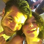 Beren Saat Instagram - Ne çok uçtuk konduk, dagildik toparlandik, nefesimiz bitene kadar güldük hickirarak agladik, idol olduk hain olduk, bu sefer tamam dedikce kopamaz olduk, sevgili olduk, oyun arkadasi olduk, es olduk, zor günlerde yoldas olduk, birbirmize muse olduk, tam iliskimizin tüm evreleri yasandi bitti derken müzikle birlik olduk. Karantina günlerinden sana yeniden hayran olarak cikiyorum; her sarkima kattigin her fikir, caldigin her nota sonsuzluga tasir harmonimizi, beceremedigimiz evlilik olsun... #Iyikidogdundaasikoldum 💫