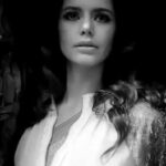 Beren Saat Instagram - The Doll - Bebek - La Poupée 👏🏻 Canim seninle gurur duyuyorum, hadi baska hayallere... / Proud of you baby, let’s fly to our dreams! ❤️ Repost: @aykutcomertcom 🔺PARIS 🔺 Carrousel du Louvre 24-26 May @artistescontemporainsturquie 🔺The Doll video artist @aykutcomertcom 📹 Performance by @berenn_saat | 2014 | HD | 3.54’ | 7+1 Edition | Private Collection | Galeri Siyah Beyaz @siyahbeyazankara 📞 Cok sansliyim ki bana kosulsuz inanan, her durumda beni destekleyen bir dostum var... Bundan sonra baska hayallere ❤️ @berenn_saat #AykutComert #GallerySiyahBeyaz #BerenSaat #CarrouselduLouvre