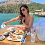 Betül Şahin Instagram - Bir maviyi, bir yeşili💙💚 Bodrum Loft