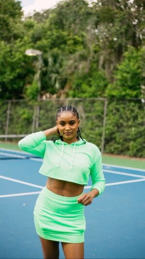 Bethany Clayton Instagram - Doing good, b*tch I’m Gucci 💚 
Shot by @itsbarrydaly