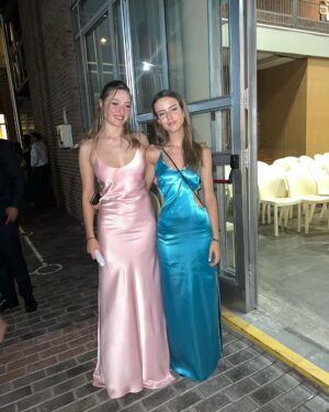 Betina O'Connell Instagram - Festejando el final de una etapa y el comienzo de otra . Te amamos