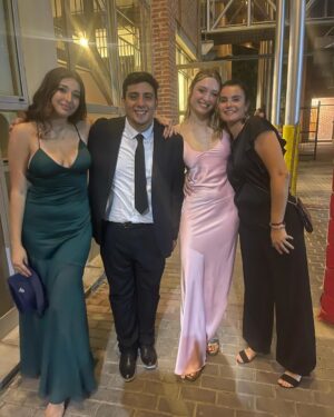 Betina O'Connell Instagram - Festejando el final de una etapa y el comienzo de otra . Te amamos