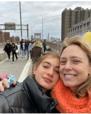 Betina O'Connell Instagram - Felices 15 hija de mi ❤️
Te amo con toda mi alma
A celebrar la vida!!!!❤️❤️ @lauleyria_