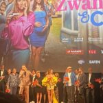 Bo Maerten Instagram - Zwanger & Co in première en vanaf volgende week overal in de bioscoop 🎥 bedankt lieve, goede cast en crew 💖 bedankt voor de jurk @edwin_oudshoorn + @claudiaengelsstyling & make-up @zygiajongbloed 💓💓 Tuschinski Theater