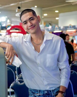 Boat Anakame Binsaman Instagram - ใจไม่ดำหรอก แต่ขอบตาอ่ะไม่แน่ 🙈

Cr : Naanu