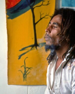 Bob Marley Instagram - “I’n’I no come to fight flesh and blood, but spiritual wickedness in high and low places. So while they fight you down, stand firm and give JAH thanks and praises.” #SoMuchThingsToSay #bobmarley

📷 #DavidBurnett
©️ Fifty-Six Hope Road Music Ltd.