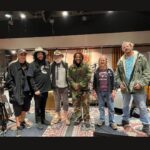Bob Marley Instagram - @stephenmarley new single “Winding Roads” ft. @bobweir & @jackjohnson is OUT NOW! Listen today at the link in story, and check Ragga new album #OldSoul coming this FRIDAY ✌🏾 #stephenmarley #marleyfamily #LEGACY #newmusic #reggae