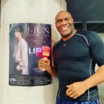 Bob Sapp Instagram - Great concert @jj_1986_jj #lovecovers !! Korea see you soon!! @hellchang #korea #j-jun #kpop #koreanumber1 #greatconcert #fans #kpopfans