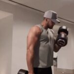 Bobby Holland Hanton Instagram – Smash out this hotel gym workout with minimal equipment!
Go for 6 sets and as many reps of each exercise that you are comfortable with. A good little burner this one! 💪🏻 #fitness #gym #hotel