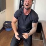 Bobby Holland Hanton Instagram – WALLOP! 😜 Zoc @zocobodypro challenged me knowing I had a shoulder injury! He also snuck in some extra weight on my back😂⠀
I will be back!! ⠀
⠀
⠀
⠀
⠀
#pushupchallenge #hecheated #nexttime #fitnesschallenges #nogymneeded #extraction2