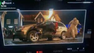 Bobby Holland Hanton Instagram - OOF! Good thing my back is made of metal😜⠀
⠀
#WALLOP⠀
⠀
#ThorLoveAndThunder ⠀
⠀
⠀
Thor double: Me 👋🏼 ⠀
Gorr double: @garreth.hadfield ⠀
⠀
#stunts #behindthescenes #stuntdouble #thor #gorr #chrishemsworth #mcu #reelsviral