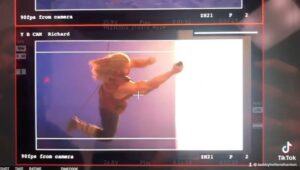Bobby Holland Hanton Instagram - ⠀
Can’t beat this costume choice in Thor Love and Thunder 😜 A legit throwback! ⠀
⠀
Massive thanks to the entire stunt team in OZ- ya bunch of legends🫶🏽⠀
⠀
⠀
Stunt Coordinators: Kyle Gardiner and @jadeamantea ⠀
⠀
Head rigger: Andy Owen @andyophoto⠀
⠀
#WALLOP 

⠀
#thorloveandthunder #stunts #behindthescenes #stuntdouble #chrishemsworth #mcu