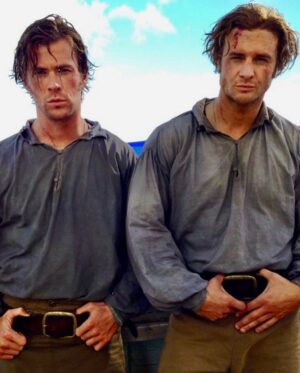Bobby Holland Hanton Instagram - Happy birthday to one of the greatest humans on the planet @chrishemsworth !! Although he has kept me captive for over 10 years you can’t hate him! I’ve grown to love him like a big sister! Even though he’s average looking, hasn’t got a great rig and he’s a little short, his heart is the biggest known to man! HAVE THE BEST DAY EVER BIG DOG XO

#happybirthday #chrishemsworth #bigdog