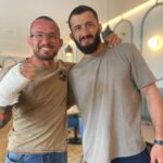 Borys Mańkowski Instagram - Właśnie leżę w szpitalu i czekam na poskładanie mojej ręki… Nie załamuje się, bo gdy widzę, co wyczynia tenże wariat- w wieku 42 lat, po wielu wzlotach i upadkach, to wiem, że jeszcze zdążę narozrabiać :)