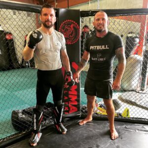 Borys Mańkowski Instagram - Drille MMA, czyli najważniejszy element treningu przepracowany 💪🏻
I było luźno przecież 😉