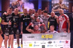 Borys Mańkowski Instagram - „ludzie,którzy będą ci w tych niecodziennych momentach towarzyszyć,już na zawsze będą mieć dla ciebie wyjątkowe znaczenie. Nie mówię,że będą to twoi najlepsi przyjaciele,choć często może i tak się stać,ale zapewne poczujesz z nimi więź inną niż ze wszystkimi”
Stań się fighterem - Ja ;)