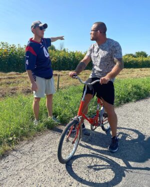 Borys Mańkowski Instagram - Gość mi mówi, że mam wyp*** z jego pola 🤷🏻‍♂️