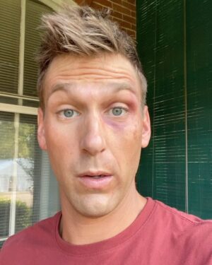 Brad Benedict Instagram - Kyle has taken his licks here and there, but he lays the smack down when it’s a fair fight. Which one will it be tonight? 
.
.
A little #behindthescenes from season 2 on slide 2. Strong morning hair for you. 
.
.
#theovalonbet returns tonight at 9pm on @bet @theovalonbet #tylerperry