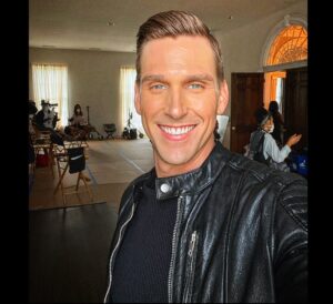 Brad Benedict Instagram - That one time Kyle wore leather to the White House🇺🇸🏛🕴
.
@theovalonbet is coming to @bet for Season 4 this October! The wild ride continues…
.
#theovalonbet #bts #behindthescenes #tylerperry