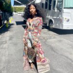 Brandy Norwood Instagram – There she goes….♥️

Robe @anamikakhanna.in 
Jeans @delafuente.co
Shoes @louboutinworld
Bag @newbottega

Hey @theycallmecamper – thank you for this bomb ass bag♥️ I luh you ⛺️