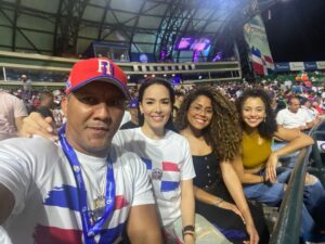 Brashell Santos Instagram - Coro mañanero <3 #SerieDelCaribe2022
