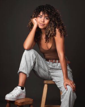 Brashell Santos Instagram - Nos sentamos a esperar a que todo pase o le damos con to’ sin pensarlo mucho? 🤭😏
.
. 
📸 @pyramis.studio