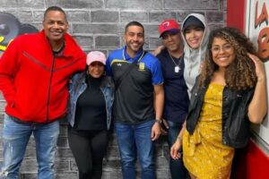 Brashell Santos Instagram - Estoy bien de cariño aqui en RD, no me puedo quejar!! 😍😍 Con mi familia mañanera y por supuesto, Gary ☝🏽 @mananerord