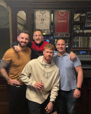 Brett Johns Instagram - @thehalfwayllanelli My Local.
End of! blue collar boozer for the hard working!

The Halfway In Llanelli! Remember the name!

Diolch Cymru!